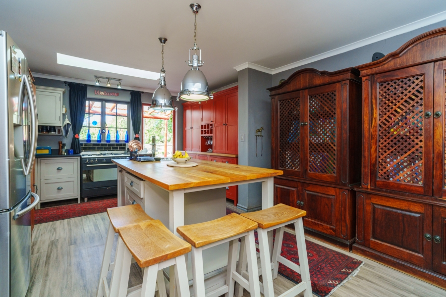 4 Bedroom Property for Sale in Meadowsteads Western Cape